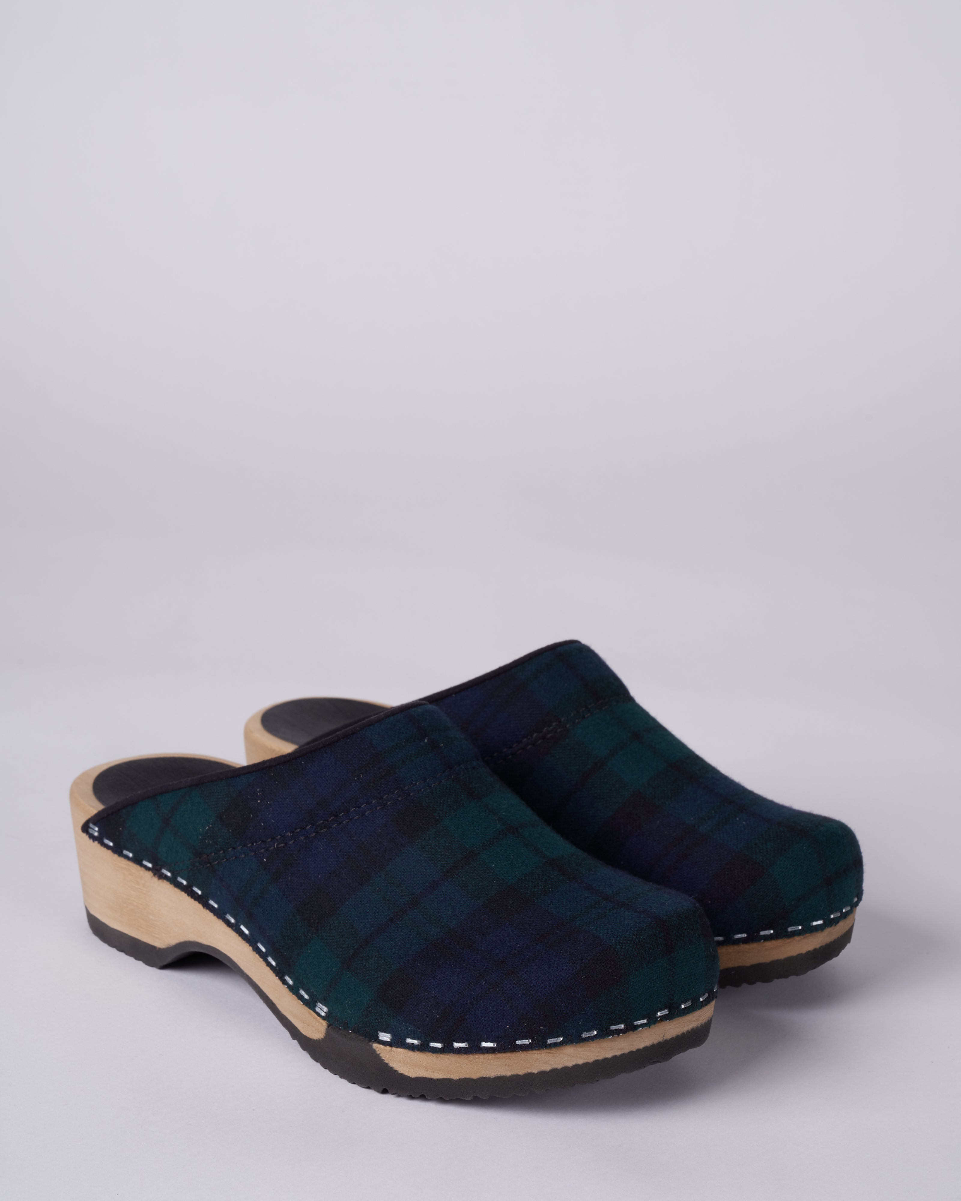 magnafied, 1041 wooden clog bottom w/ wool upper - black watch tartan