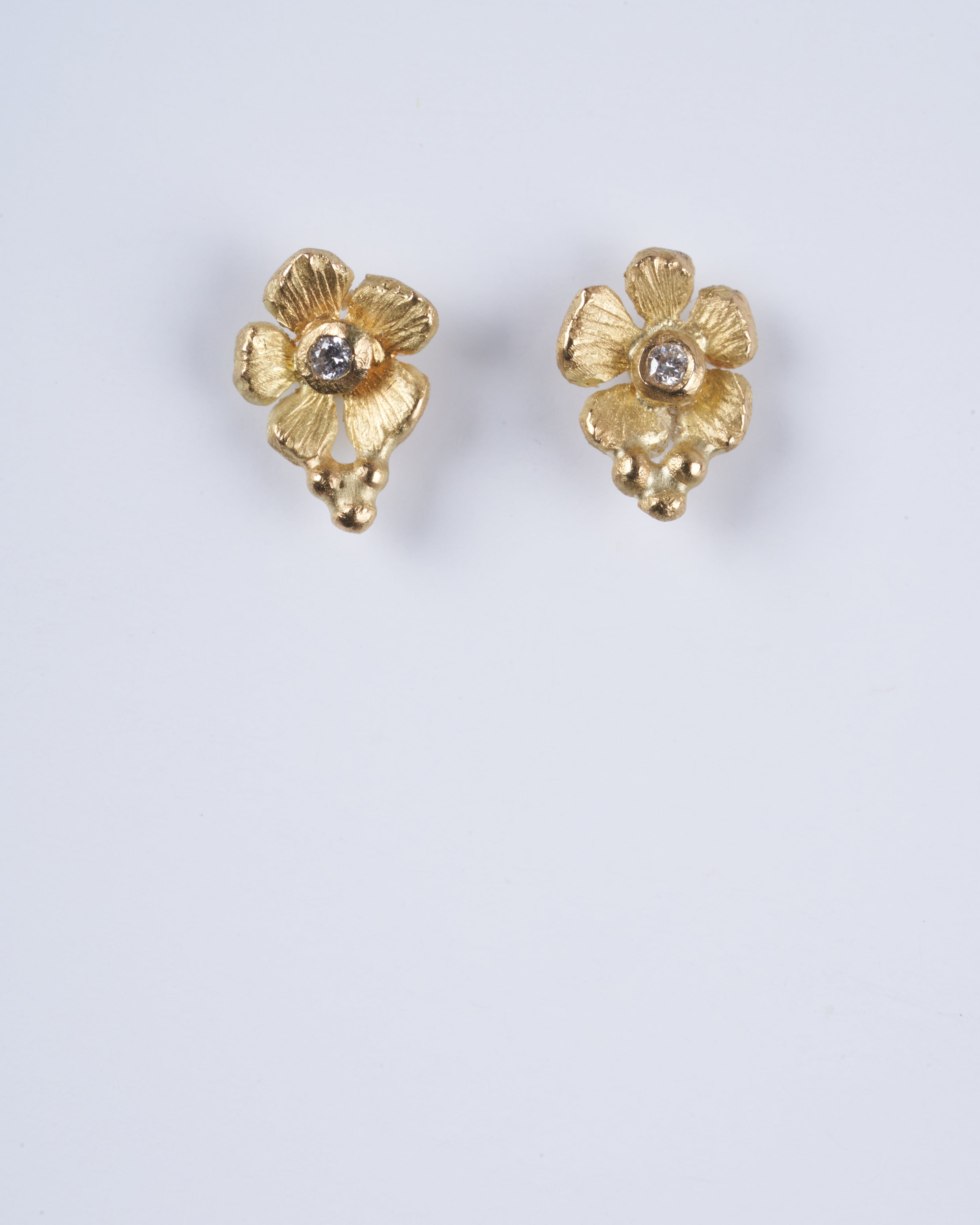 lene vibe, 18k yellow gold earrings with white diamonds - gold