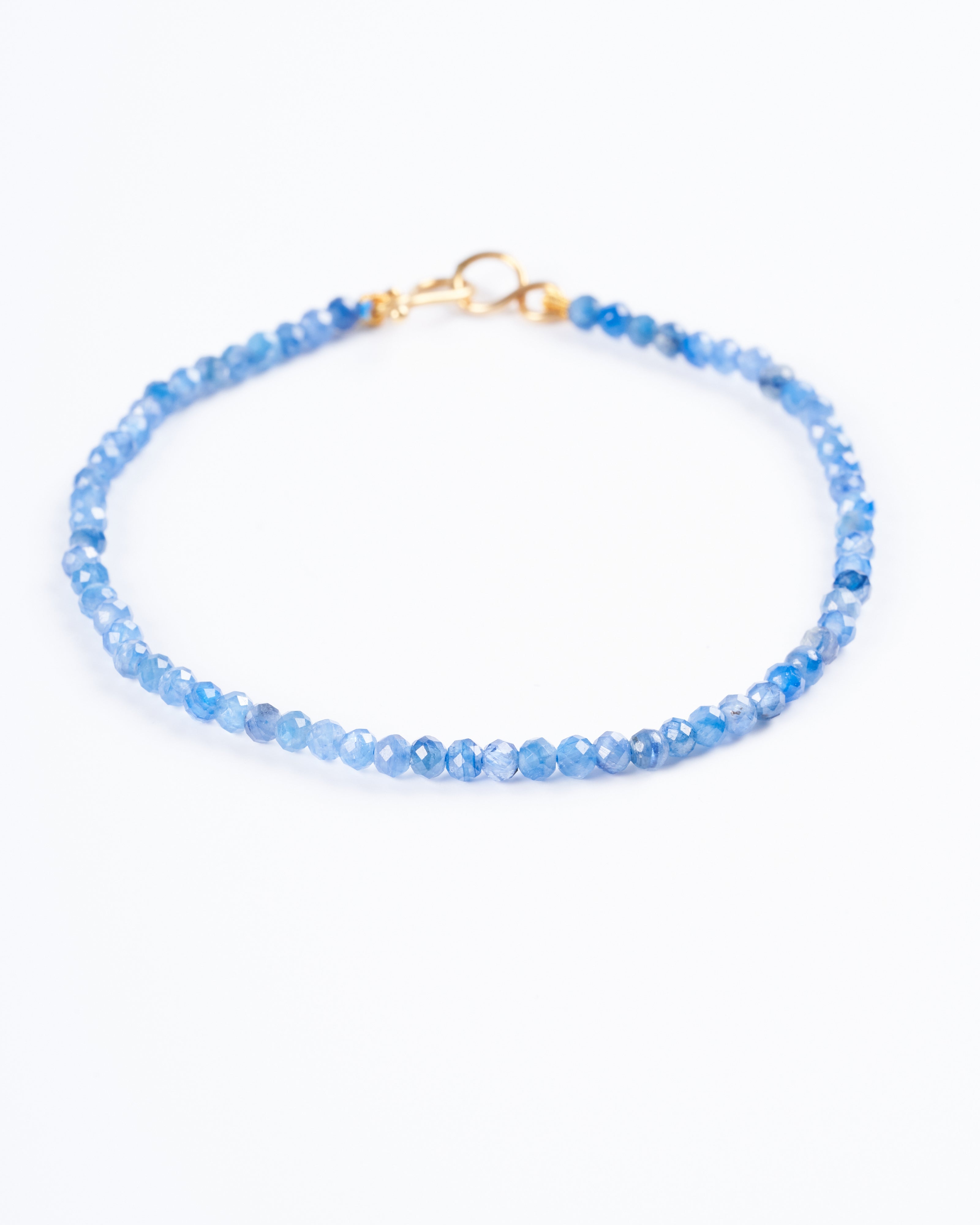 lena skadegard, 2mm unknotted kyanite bracelet w/ 9k clasp - stone