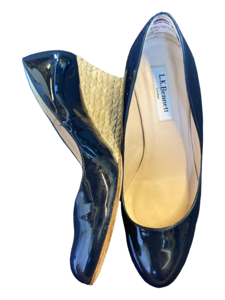 LK Bennett, LK Bennett Shoe Size 37.5 Navy & Tan Patent & Raffia Woven Base Round Toe Wedges