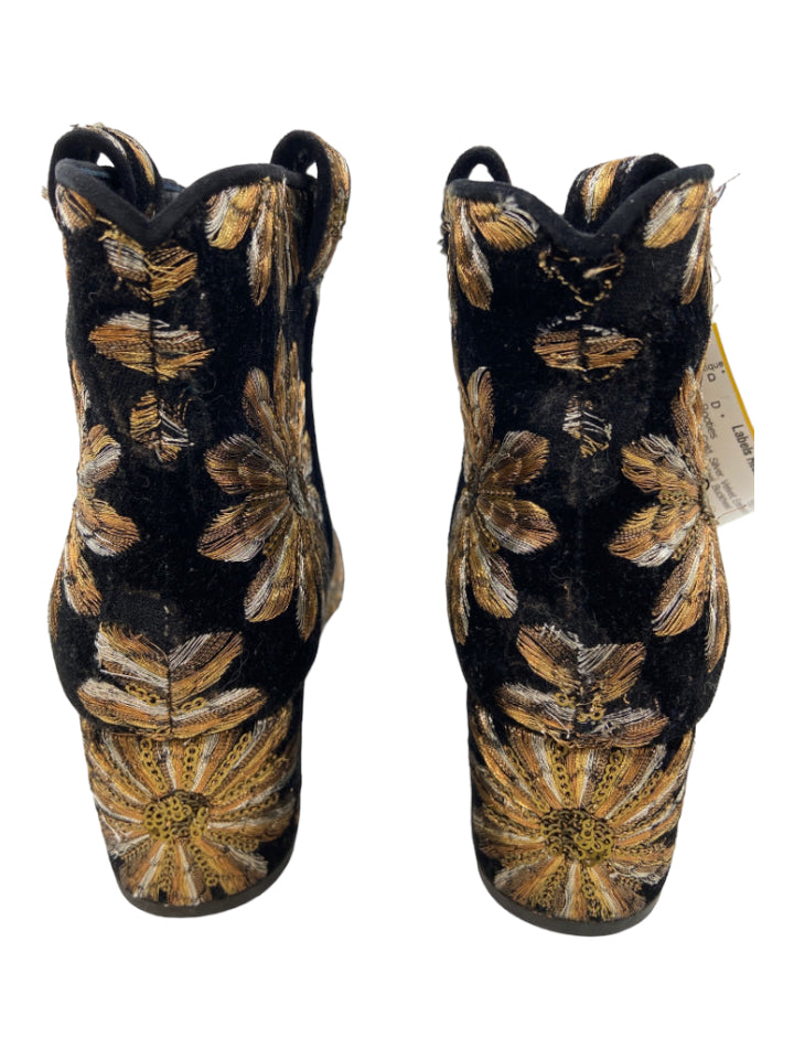 Laurence Dacade, Laurence Dacade Shoe Size 37.5 Black, Gold, Silver Velvet Embroidered Booties