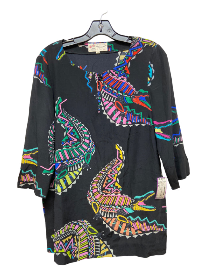 Maison Common, Maison Common Size 40 Black & Multi Silk 3/4 Sleeve Alligator V Neck Top