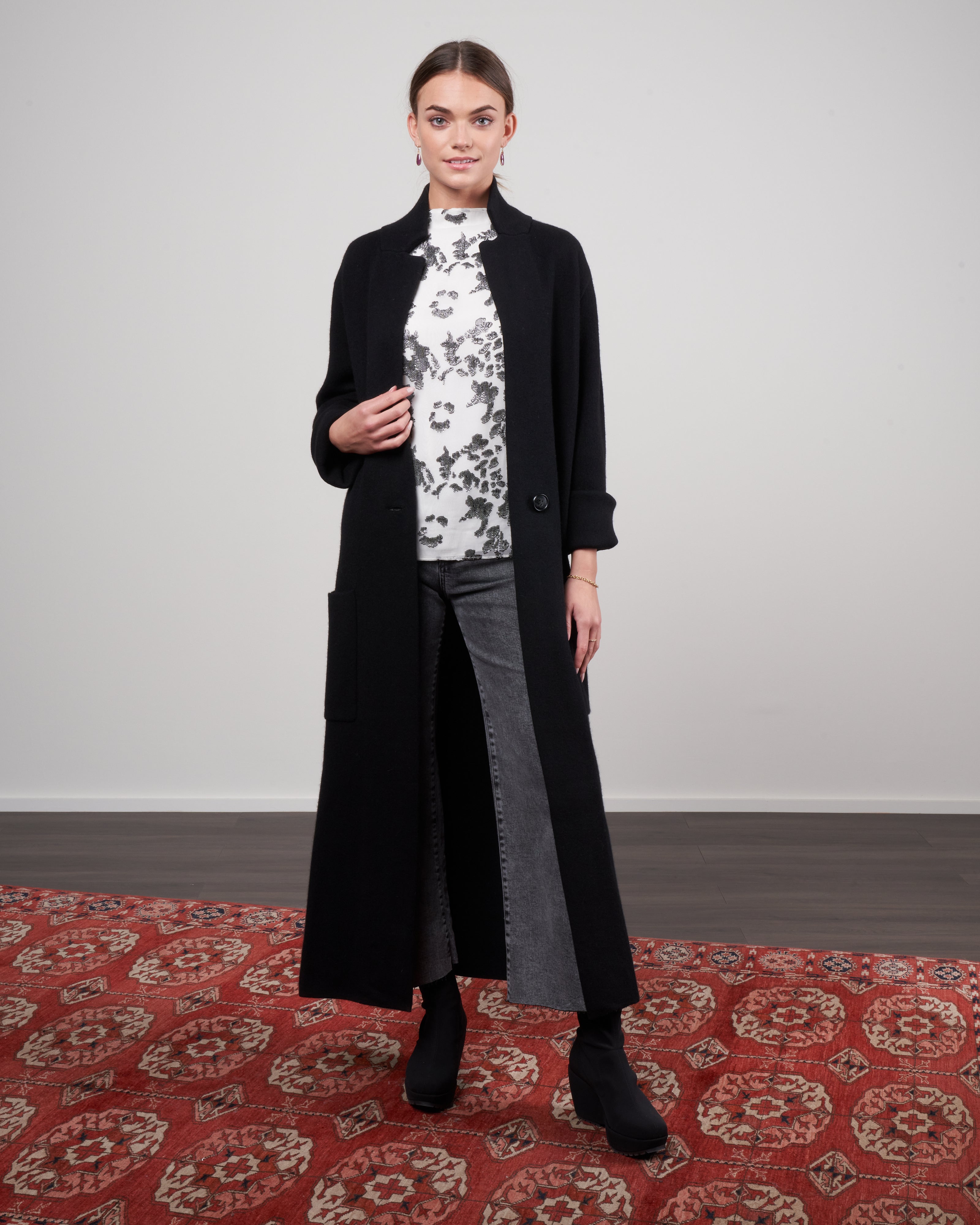 lisa yang, amie coat - black