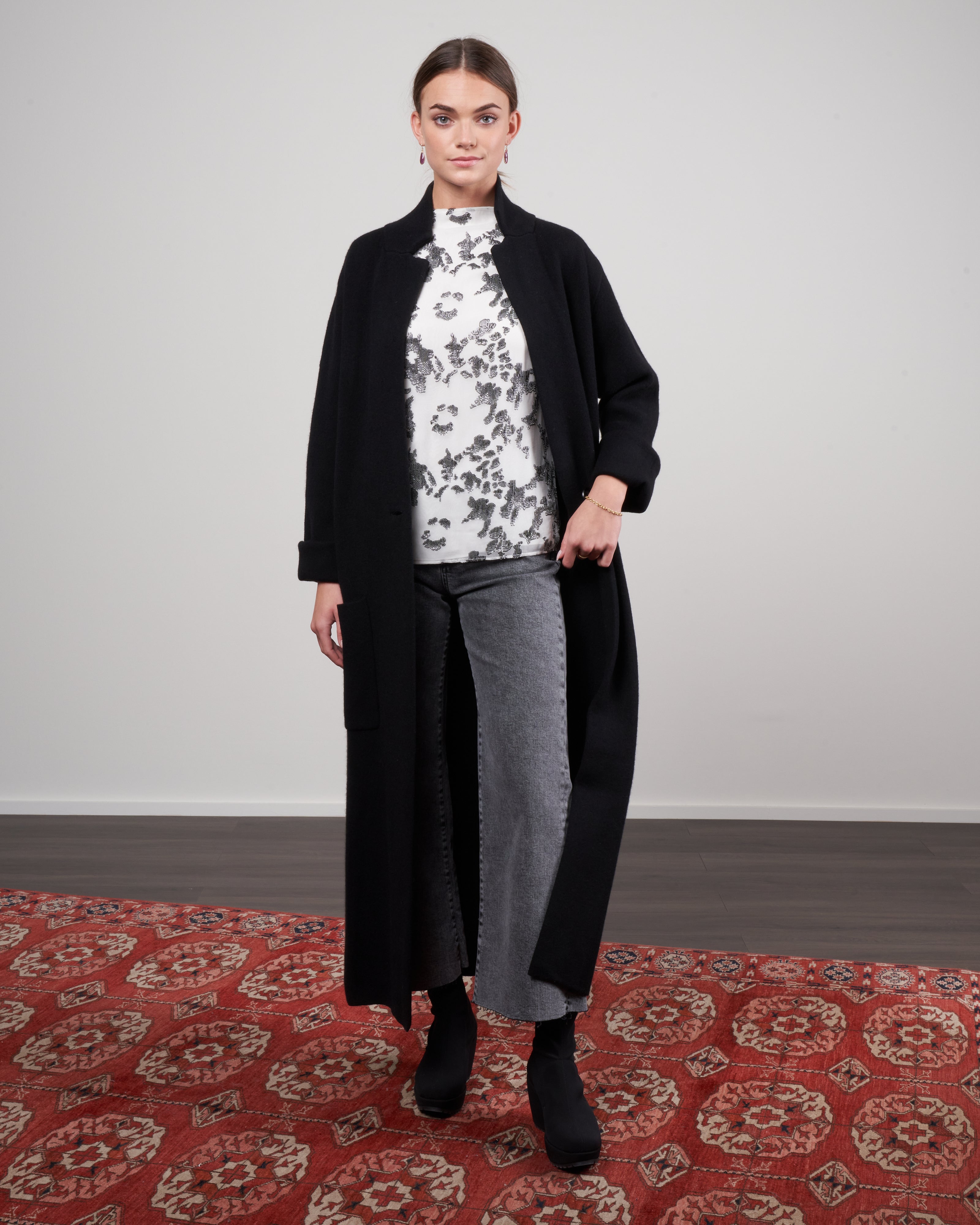 lisa yang, amie coat - black