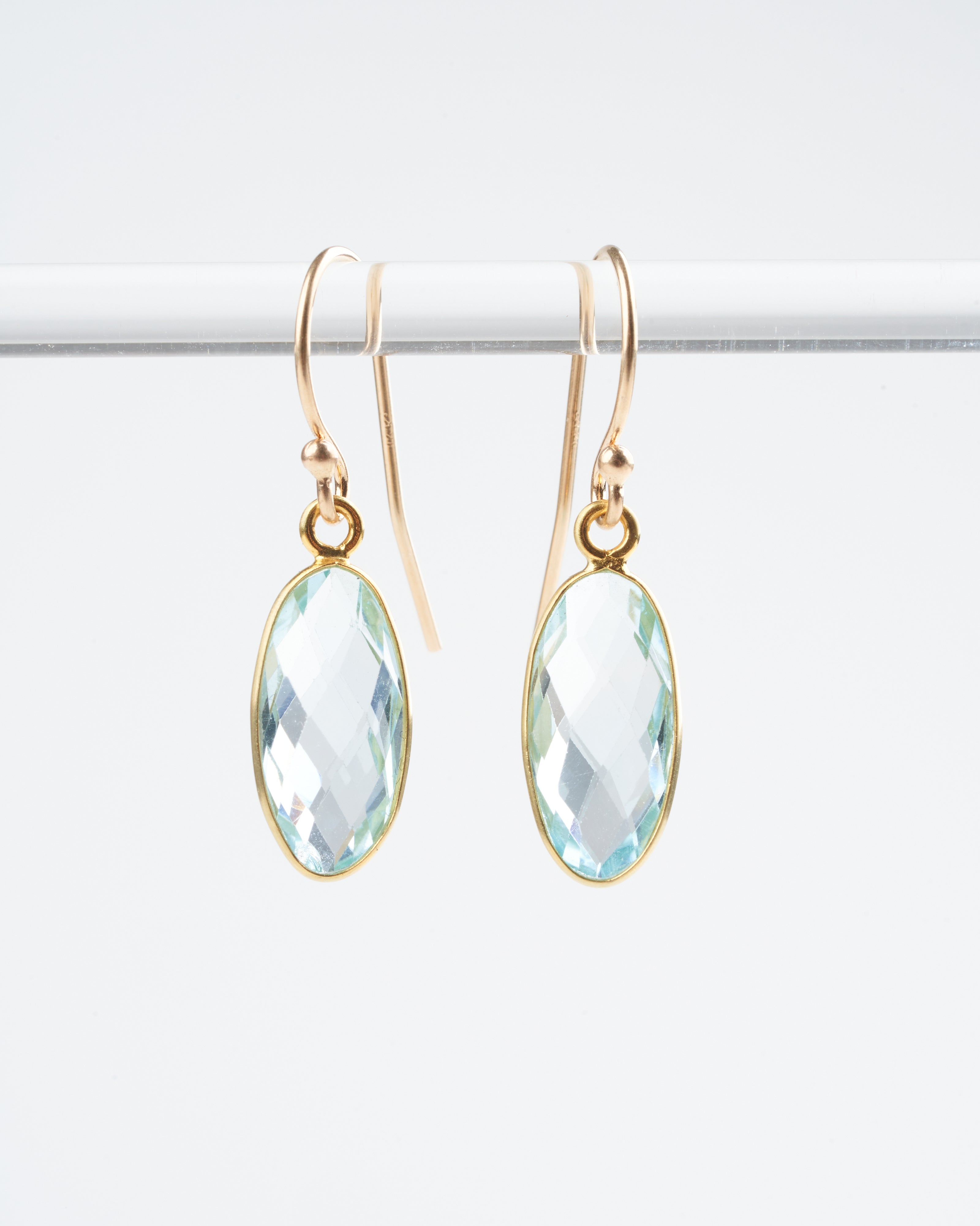 margaret solow, blue topaz gold long drop earrings - blue