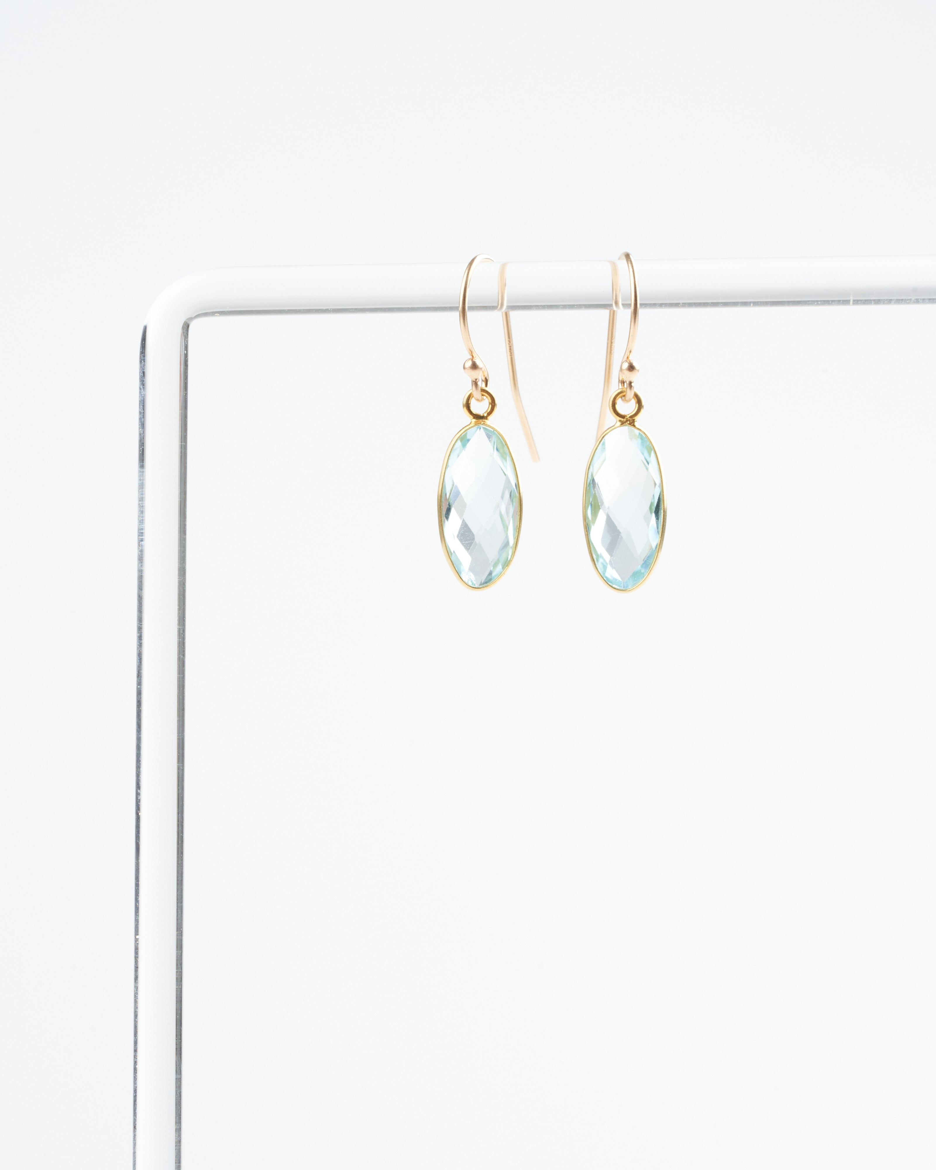 margaret solow, blue topaz gold long drop earrings - blue