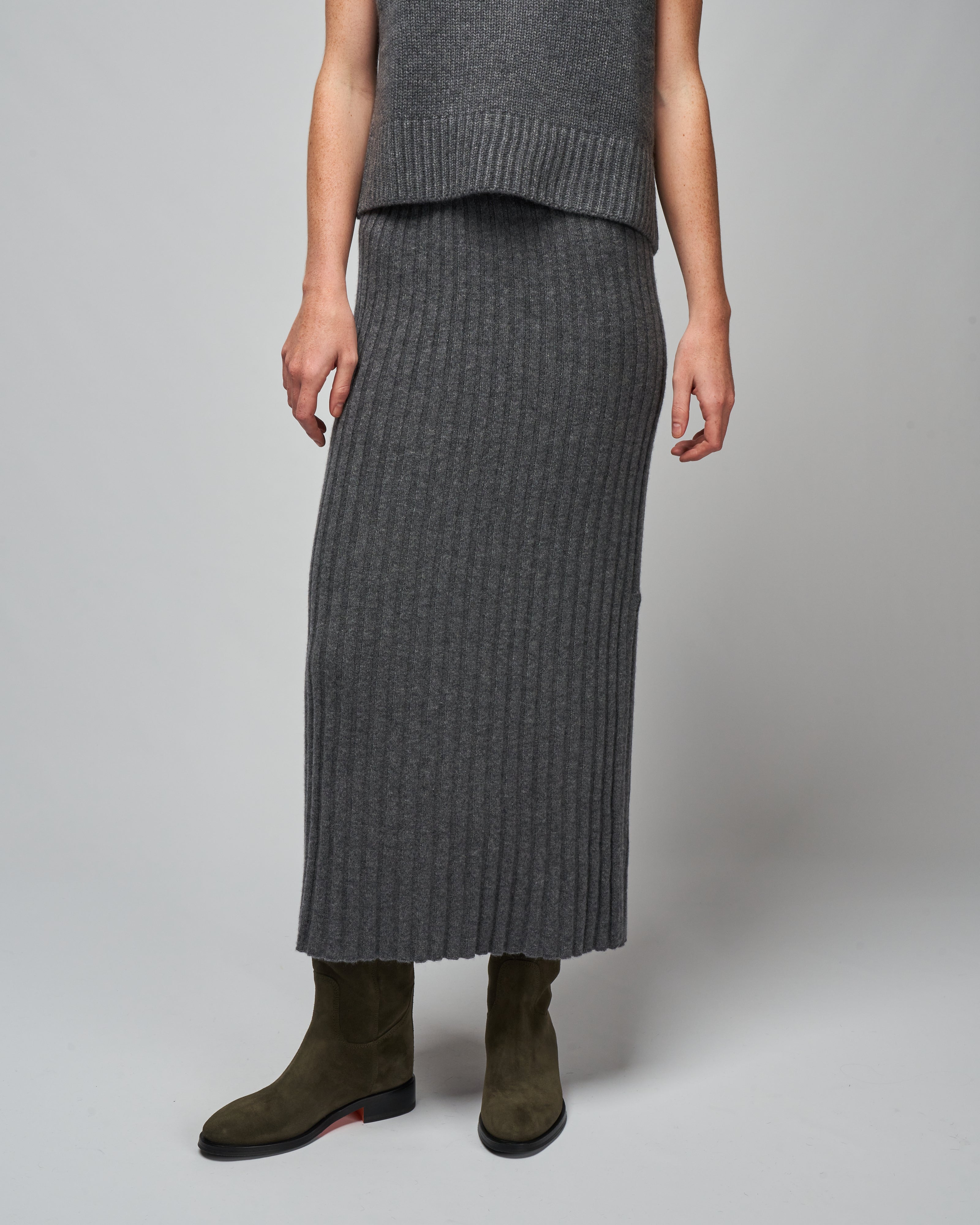 lisa yang, celine skirt - graphite