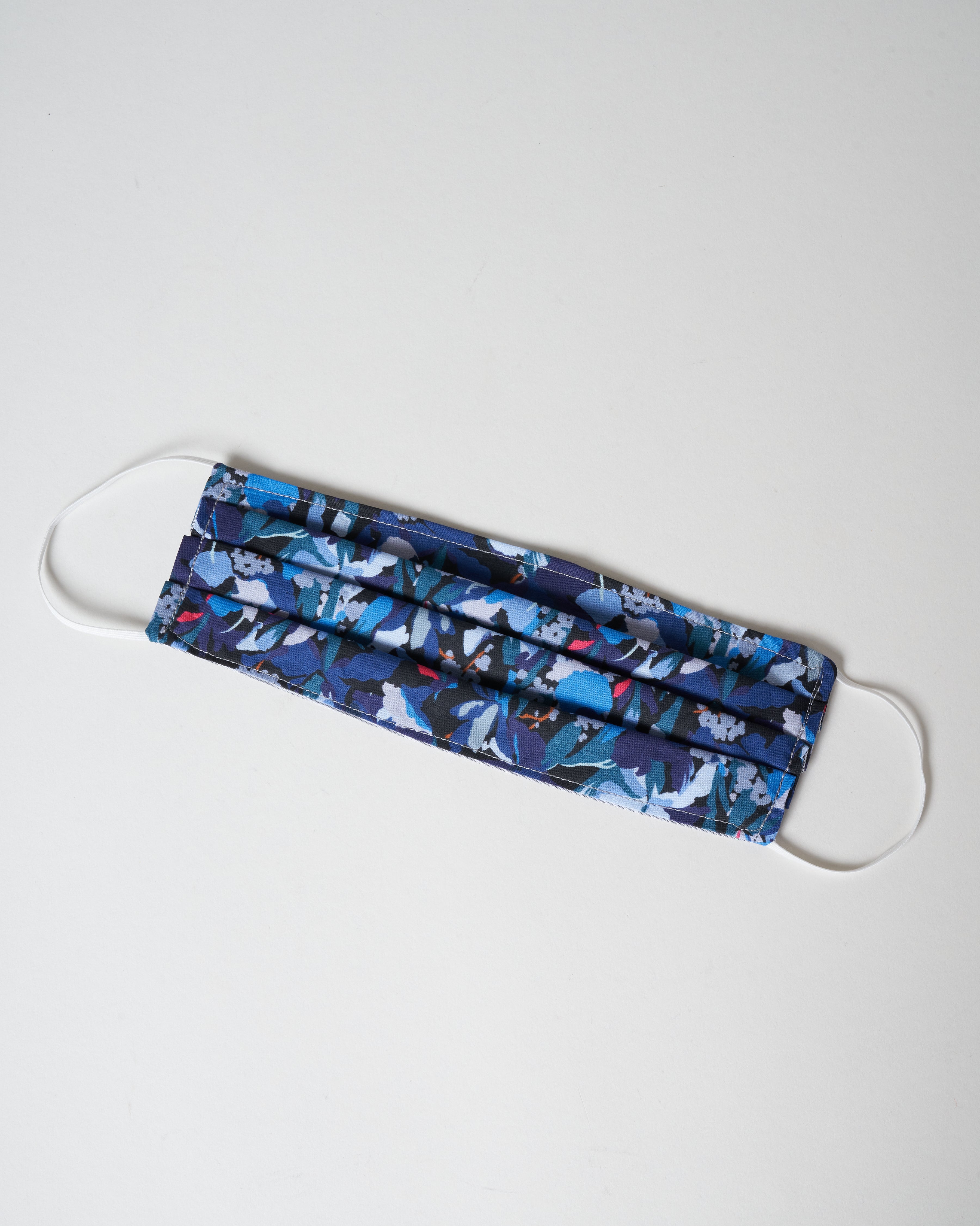 jennifer hoertz, face mask - floral camo blue