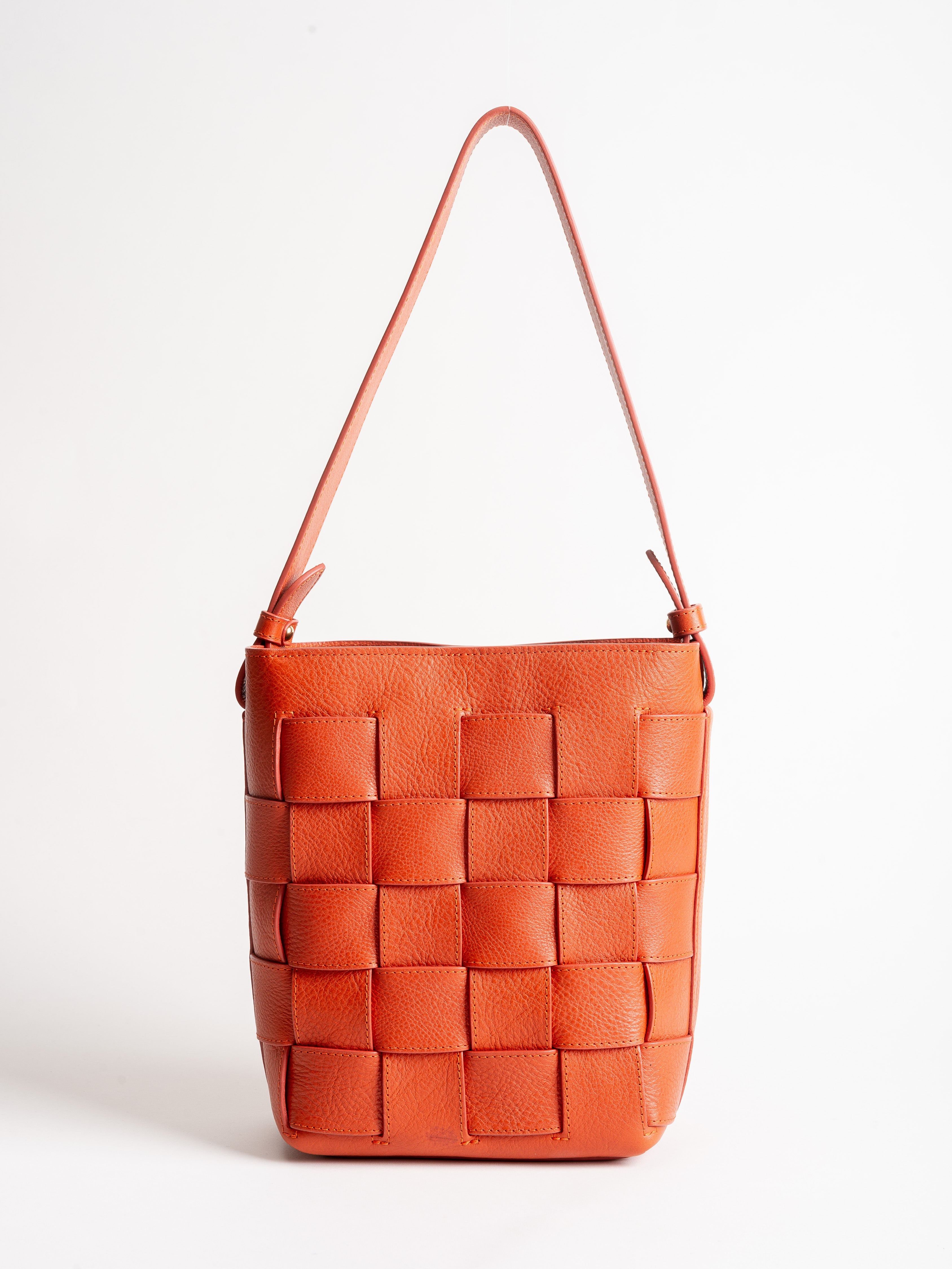 lotuff, mini woven bucket - orange