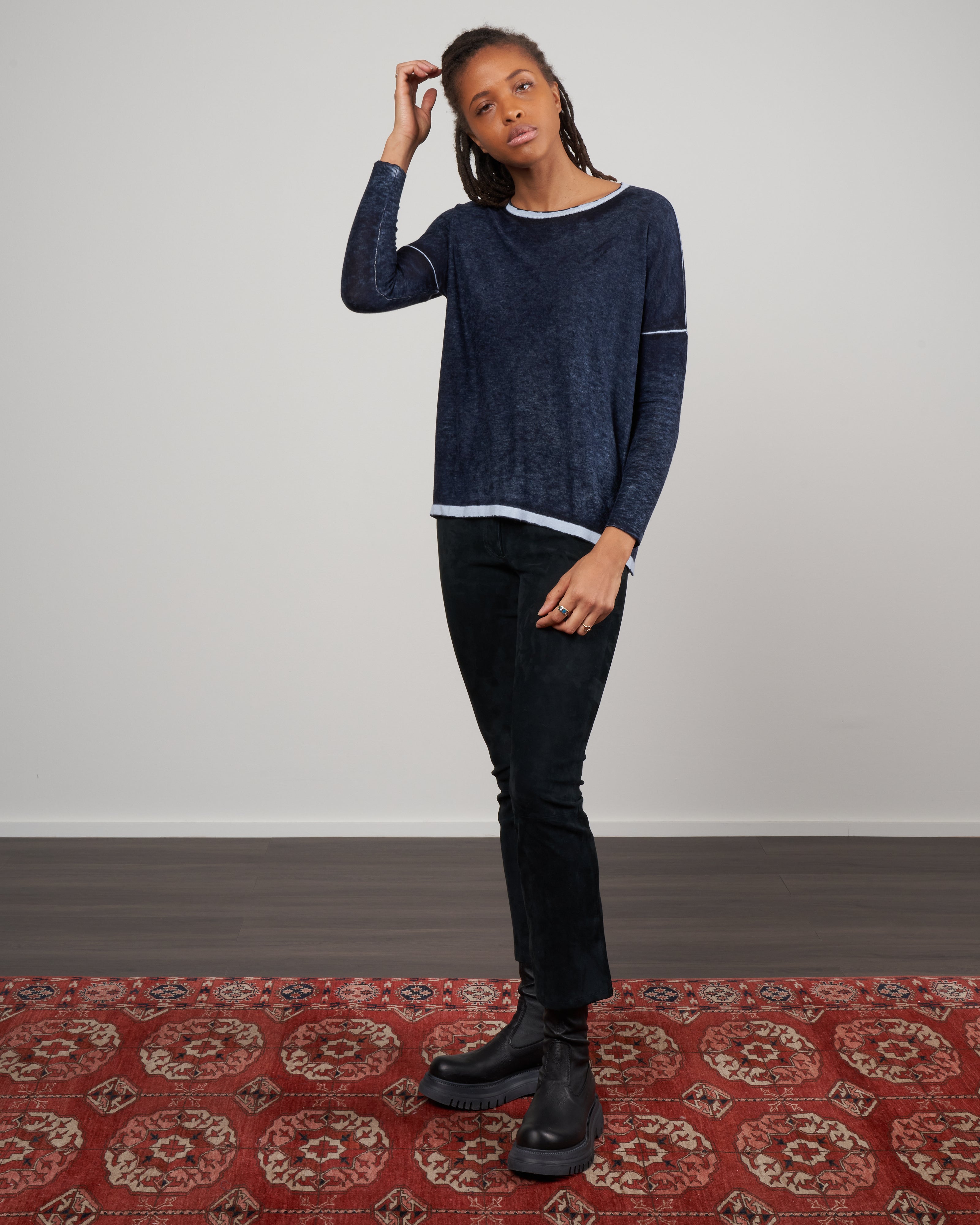 Kokun, overdyed boxy sweater - denim